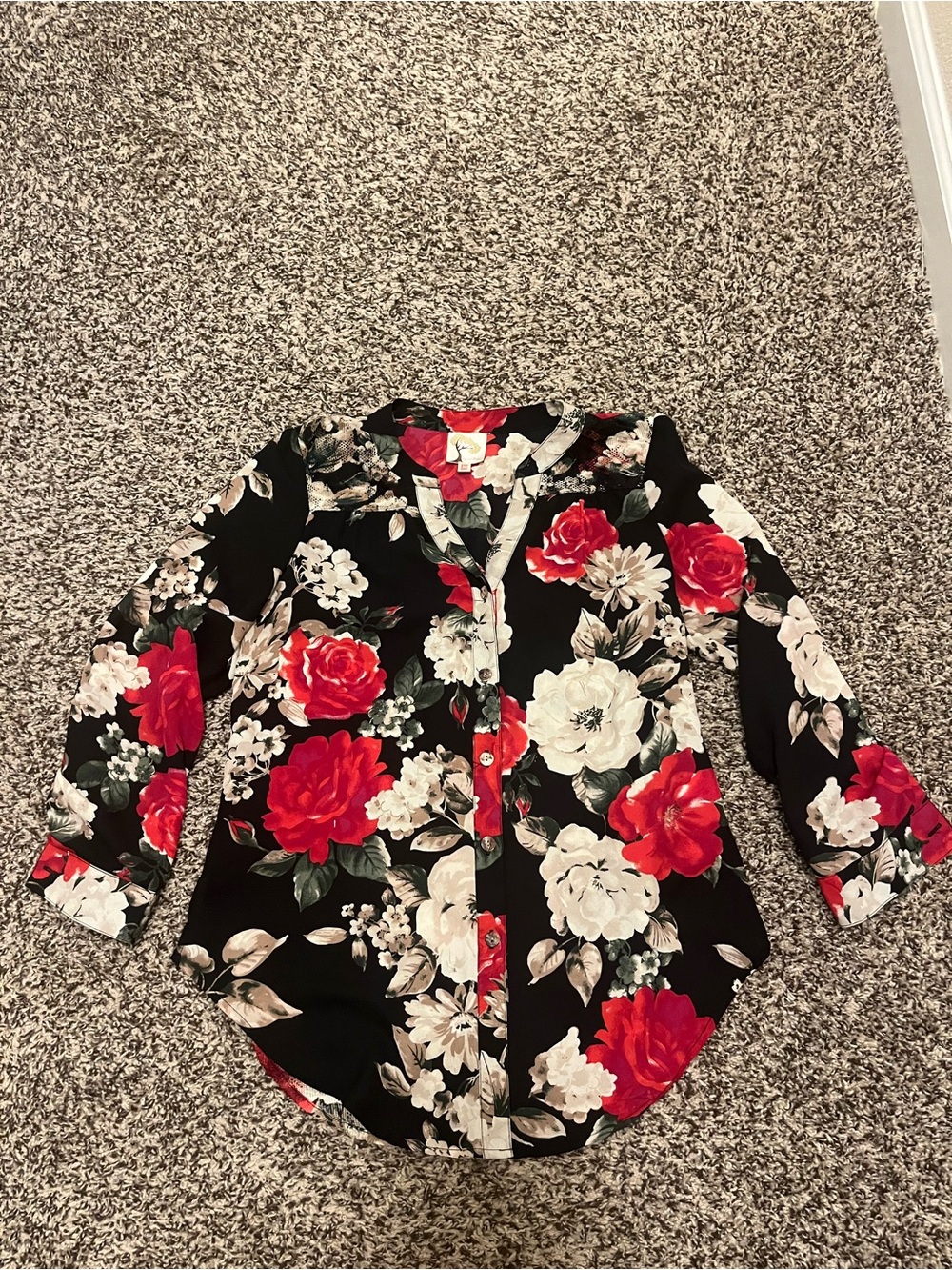 fig and flower Black Button-Front Blouse with Red & Cream Floral Print